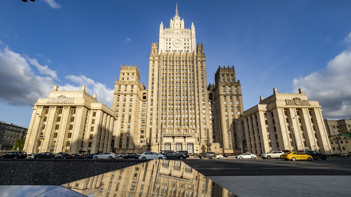 Послу Британии в Москве заявлен протест. В дипмиссии назвали это стандартной встречей