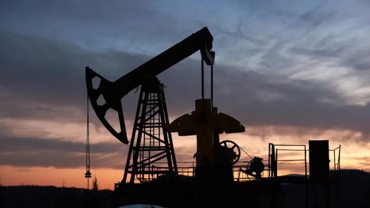 Где находится треть всей российской нефти? Названы регионы с крупнейшими запасами черного золота