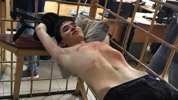 На странность в раскаянии Ильназа Галявиева указал психиатр: Тревожен. Напряжён