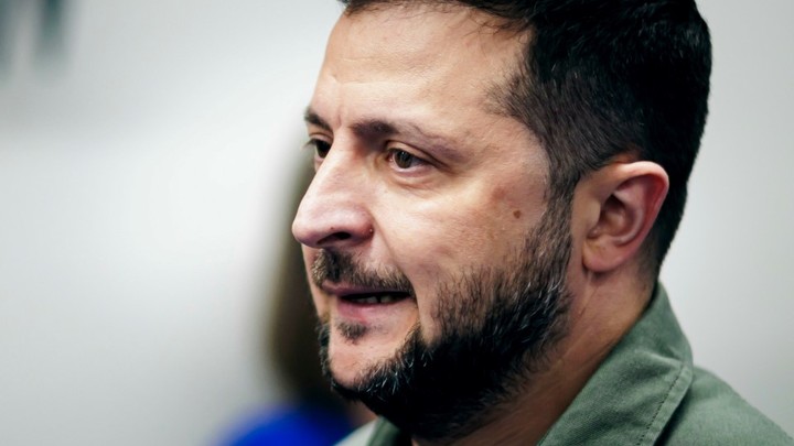 Украину накрыло волной русских ракет и дронов. Было несколько попаданий - Зеленский