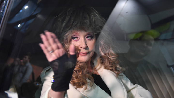 Пугачёва выставила на продажу свой замок и сбежала из России. Цена непомерная