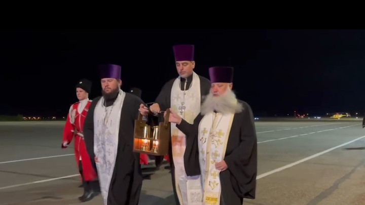 На Кубань прибыл благодатный огонь из Иерусалима