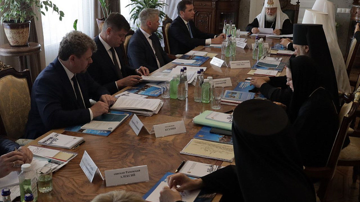 Патриарх Кирилл прибыл на Соловки: он осмотрел реставрируемый храм и провел совещание