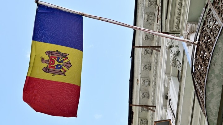 В Кишинёве задержали лидера партии Шанс. Лунгу проверили на запрещённые предметы