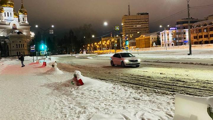 В Архангельске начались дорожные работы на площади в районе МРВ