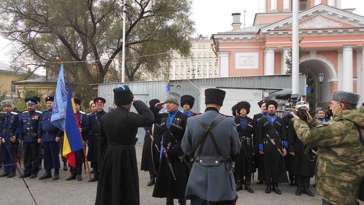 Казачьи патрули будут ловить в Санкт-Петербурге пассажиров без масок, но не бесплатно