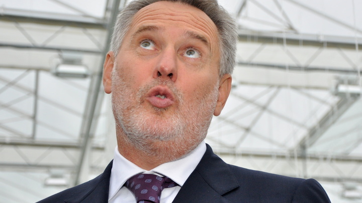 «Через час у тебя ничего не будет»: олигарх за секунды объяснил, как вывести сотни миллионов