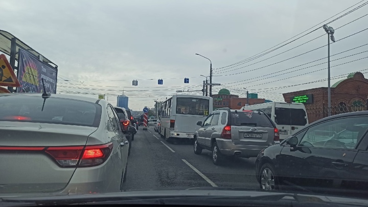 В Челябинске дорожники закроют движение на двух перекрестках проспекта Победы