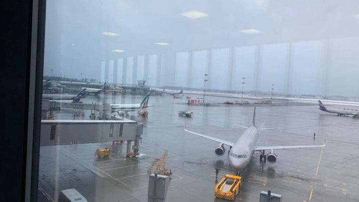 Более десяти рейсов задержаны в челябинском аэропорте. Вылет в Сочи опаздывает на 11 часов