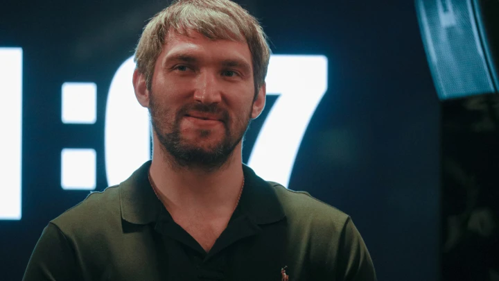 Самый трогательный момент рекорда Овечкина. Стадион примолк, услышав Саша