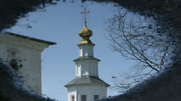 Советы по оформлению памятника на кладбище: что важно по церковным канонам