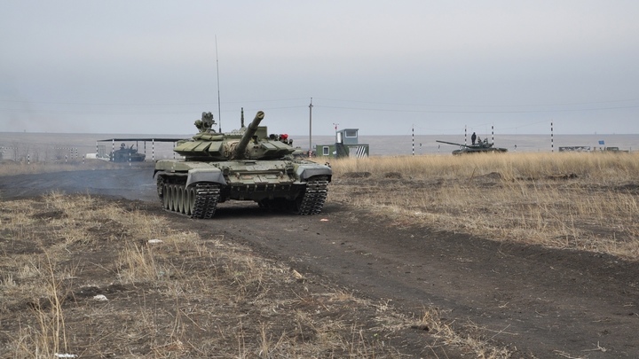 Вокруг Бахмута кольцо сжимается - военный аналитик