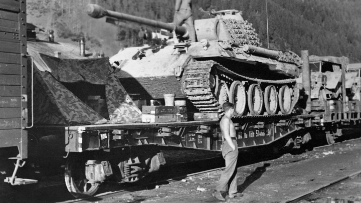 Немцы наказали старика-коллекционера с танком Пантера