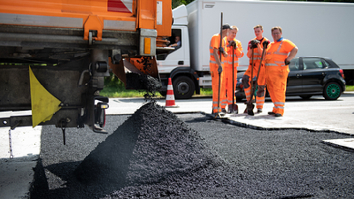 В Бердянске приступили к ремонту дорог