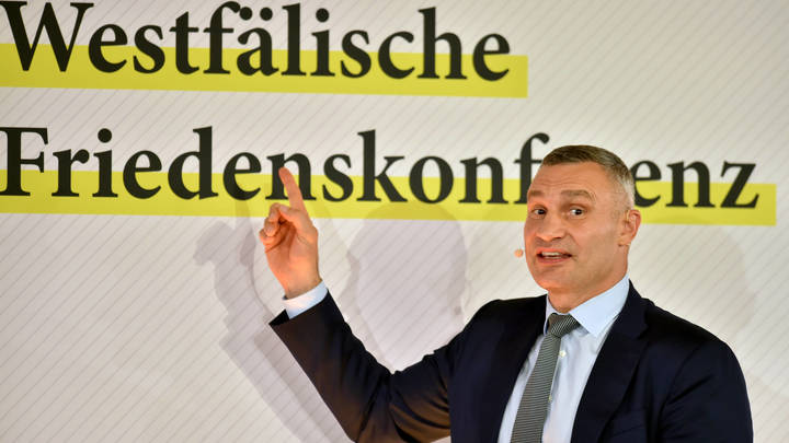 Кличко взбесил главу Минобороны Германии в прямом эфире