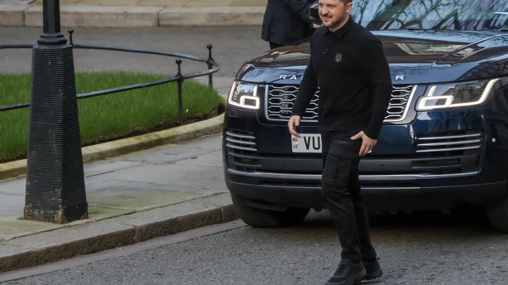 Дубинский рассказал, какую фамилию возьмёт Зеленский после переезда в Оман