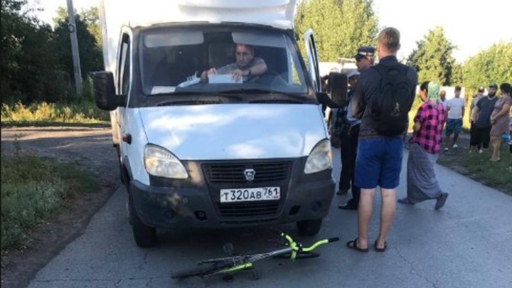В Ростовской области фургон сбил подростка на велосипеде