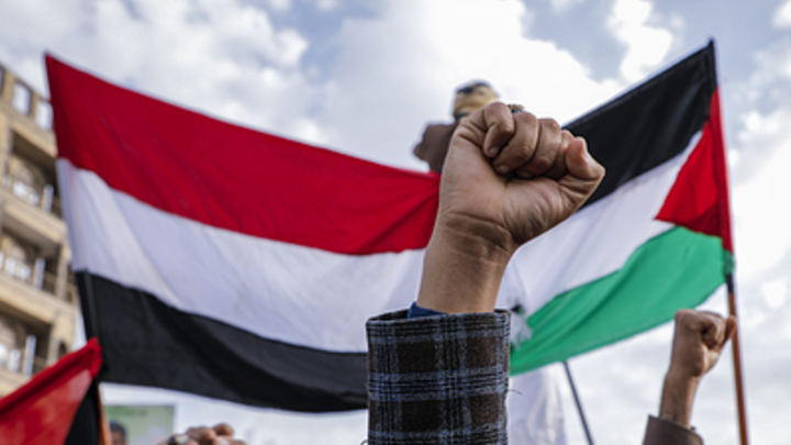 Вот просто ой-вэй. Хуситы размазывают англосаксов. Мировой жандарм - всё?