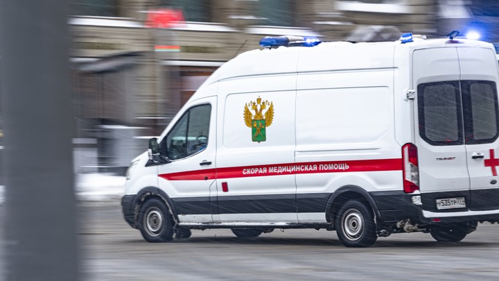 У ростовской школы нашли труп мужчины
