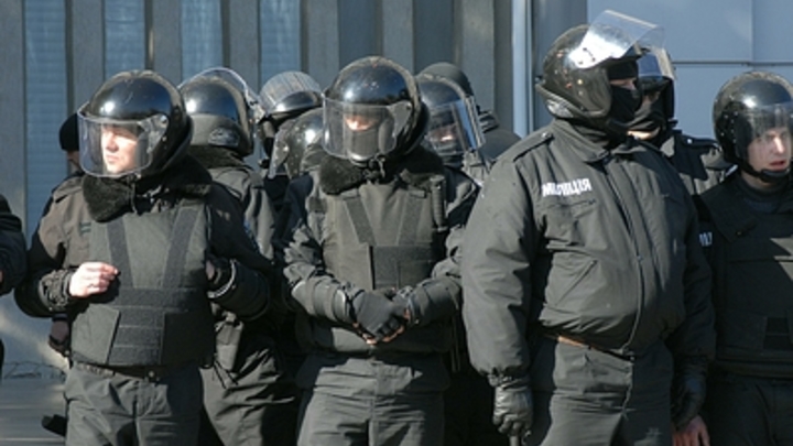 Харьковские полицейские в штатском ловят горожан для отправки в армию