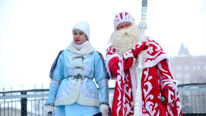 Новый транспорт Деда Мороза: В Москву прибыл необычный новогодний поезд