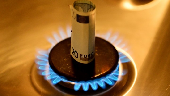 Шёл 10-й год разорванной в клочья: Русская экономика перепугала евроэкспертов