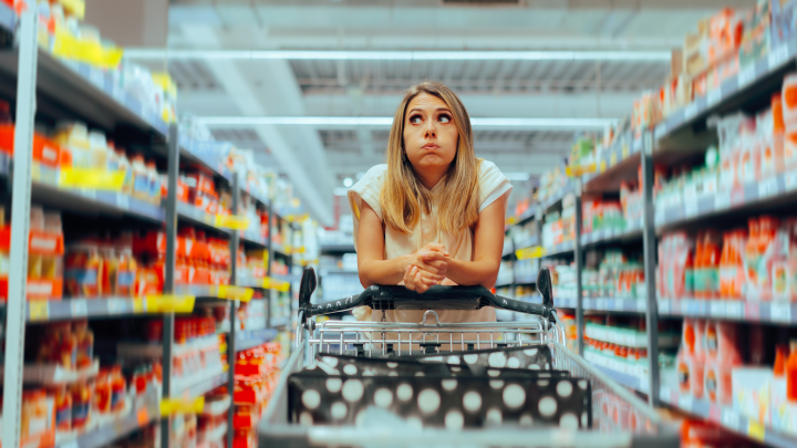 Бомба замедленного действия: Любителям сырокопчёной колбасы напомнили о последствиях