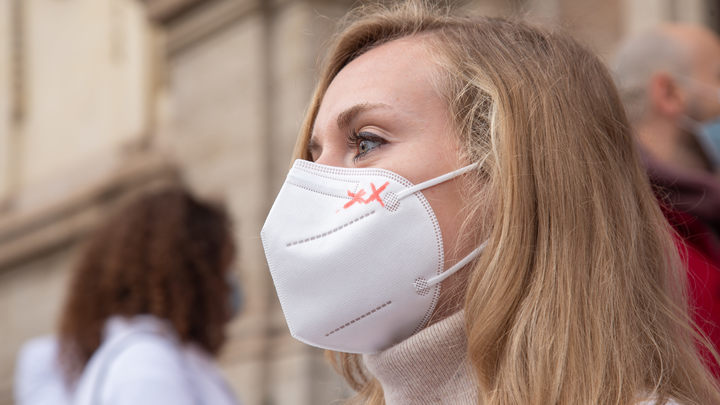 Фотографируйте тело: Мясников объяснил, как снизить риск появления рака кожи