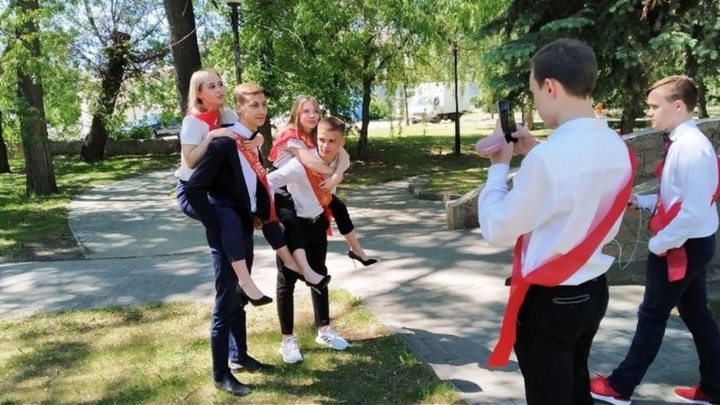 Выпускной 2021 в Челябинске: можно отмечать на свежем воздухе