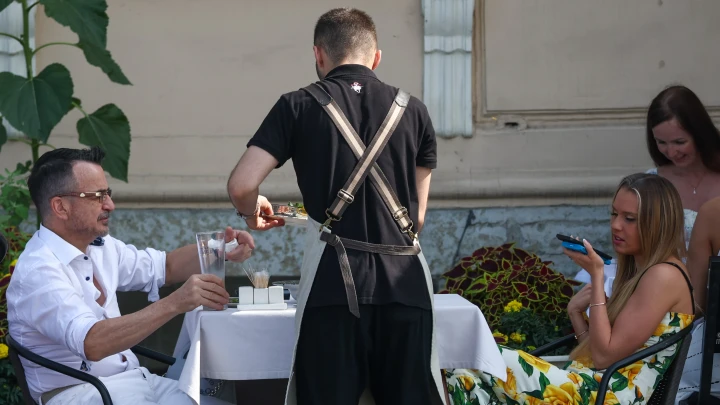 Сколько?!: Зарплата официантов в Канаде поразила русского туриста. Не сразу понял, что это не шутка