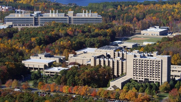 Экс-сотрудника ФБР обвинили в связях с русским олигархом - NYT