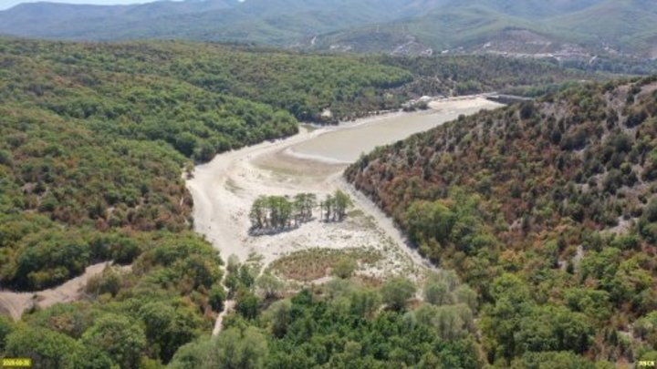 Суд передал права на Кипарисовое озеро в Сукко частной компании