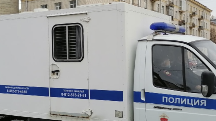 В пригороде Петербурга полиция задержала заочно арестованного начальника пожарной части Луганска