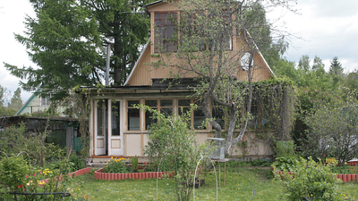 Снести могут любой домик: Юрист рассказал о рисках для каждого дачника