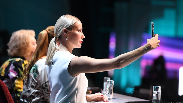 Почему у некоторых пользователей без ограничений заработал Instagram* в России