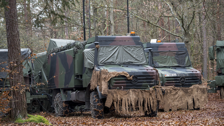 НАТО начинает грязную игру?: Франция отправила ЖД-колонны военной техники на Балканы