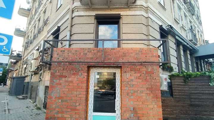 В центре Ростова строители изуродовали старинное здание: ростовские общественники бьют тревогу
