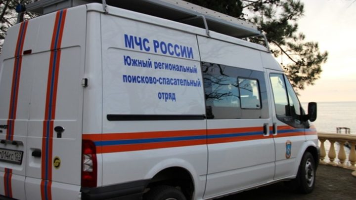 В Сочи спасли замерзающего мужчину, провалившегося в овраг