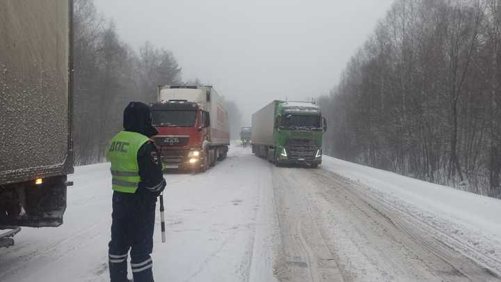 На трассе М-5 продлили ограничения движения из-за непогоды