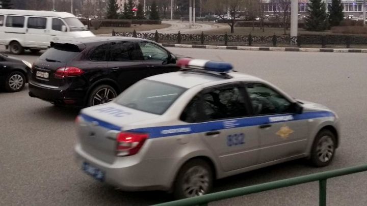 Раздетую маленькую девочку обнаружили на улице Новокузнецка