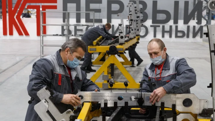 Завод вместо гостиницы? Депутаты Малави запросят у властей отчёт о работе девушек в России