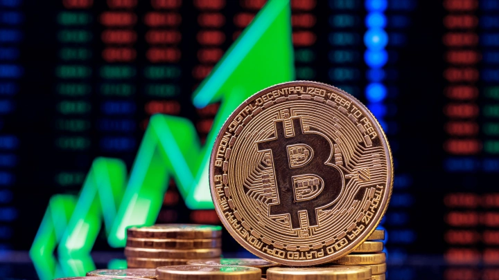 Цена биткоина установила исторический максимум – $123,5 тыс. за монету