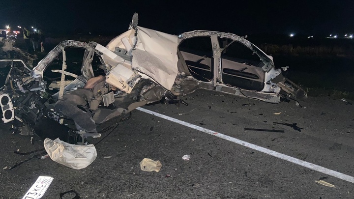 Под Краснодаром в жёстком ДТП с грузовиком погибли четыре человека