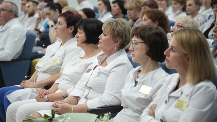 100 нижегородских медиков дефицитных специальностей получили стимулирующие выплаты в 2023 году