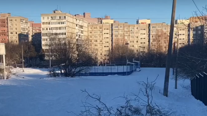 Владимирской школе навязали обслуживание хоккейного корта на отшибе - приют алкоголиков