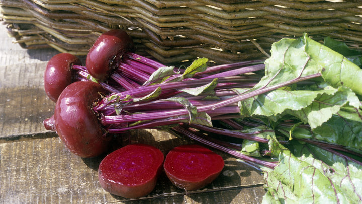 Сок свеклы снижает давление и увеличит выносливость