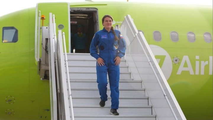 Космонавт Анна Кикина посетила концерт Viva Avia в Новосибирске