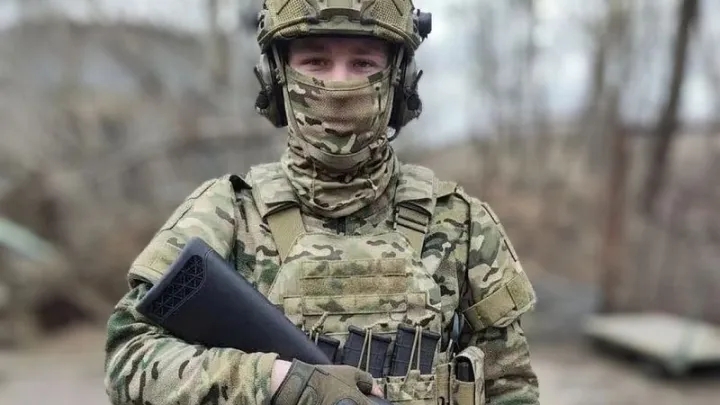 Спас себя и экипаж: сержант Голубкин на машине ушел от FPV-дрона. Награжден медалью Суворова