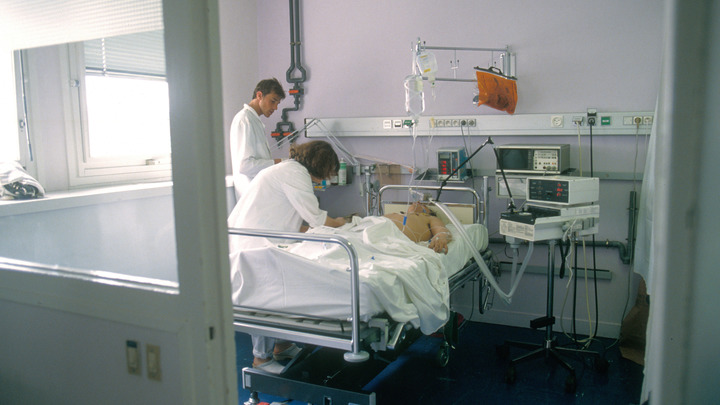 Не пропустить опухоль: Врач объяснил, какая головная боль требует срочной помощи