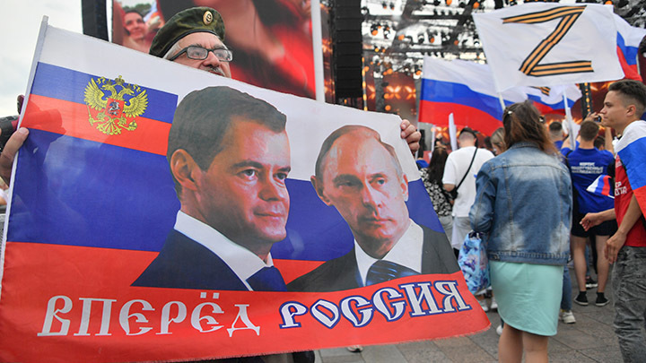 Состаримся и умрём при СВО. Дмитрий Медведев предсказал будущее России
